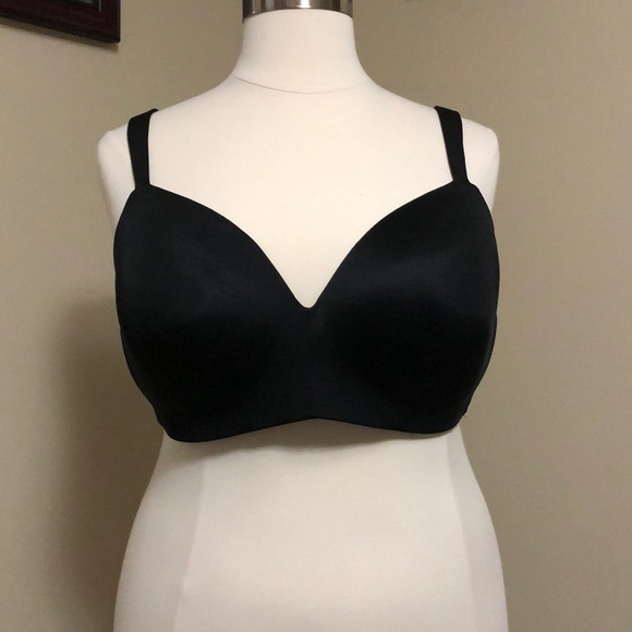Cacique Other - Cacique 46D black lightly lined Tshirt no wire bra